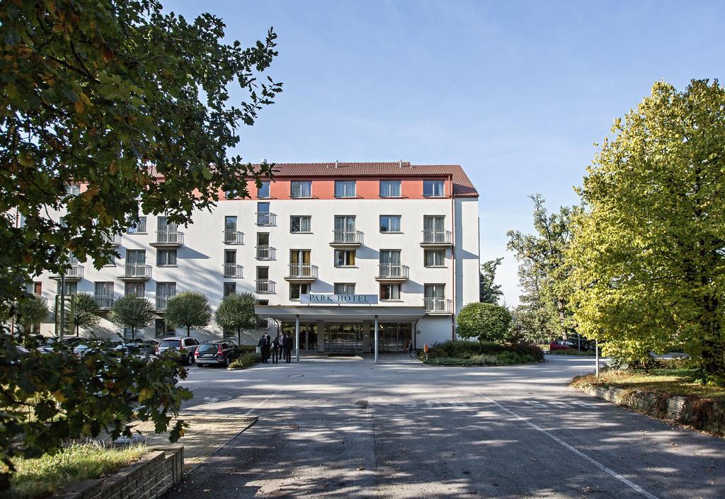 Lh Parkhotel Hluboka Nad Vltavou Congress & Wellness Екстериор снимка