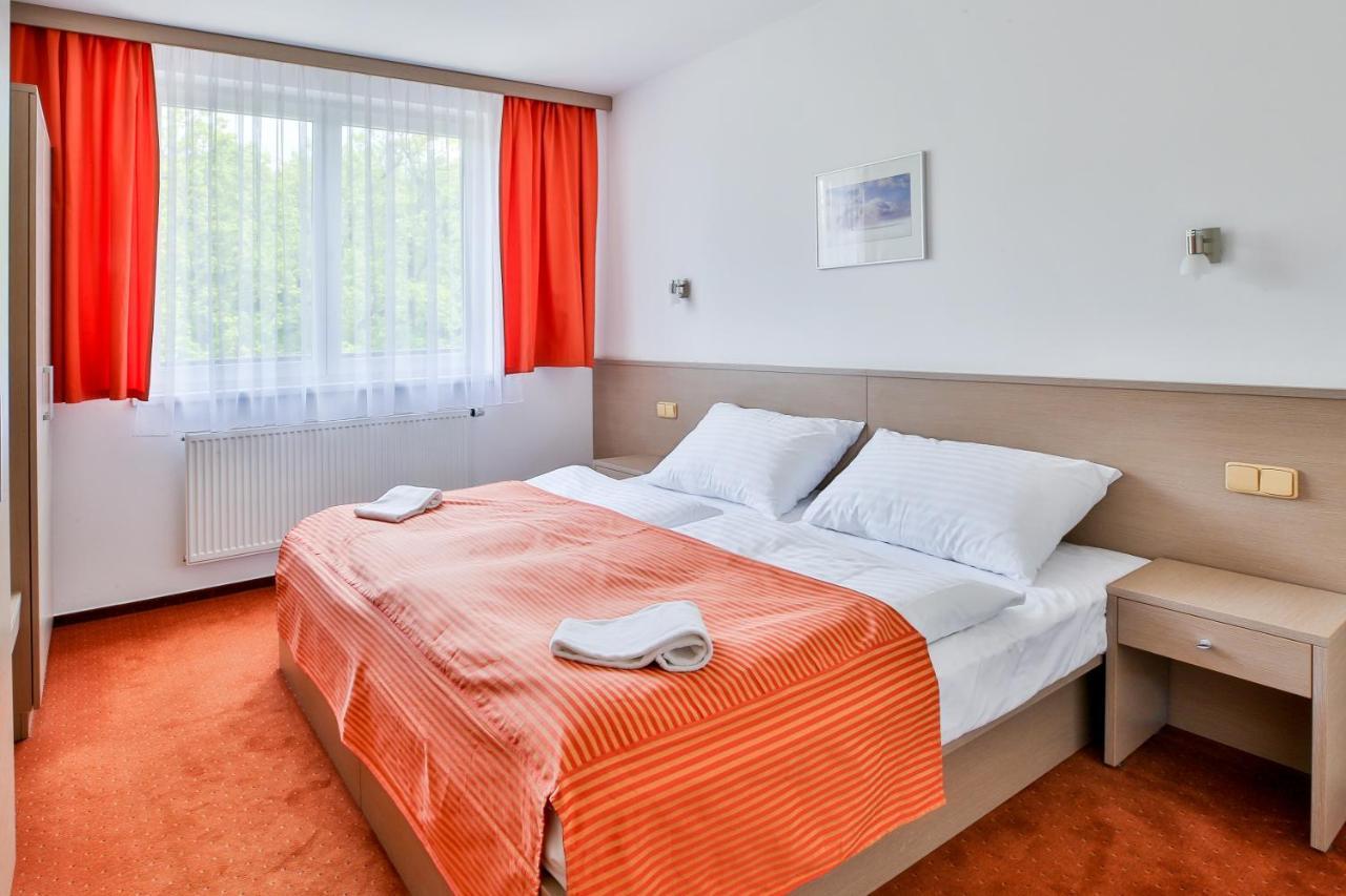 Lh Parkhotel Hluboka Nad Vltavou Congress & Wellness Екстериор снимка
