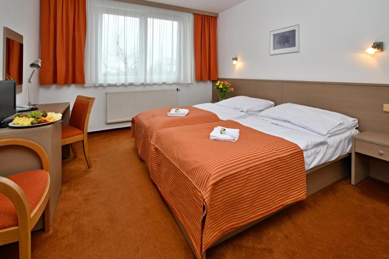 Lh Parkhotel Hluboka Nad Vltavou Congress & Wellness Екстериор снимка