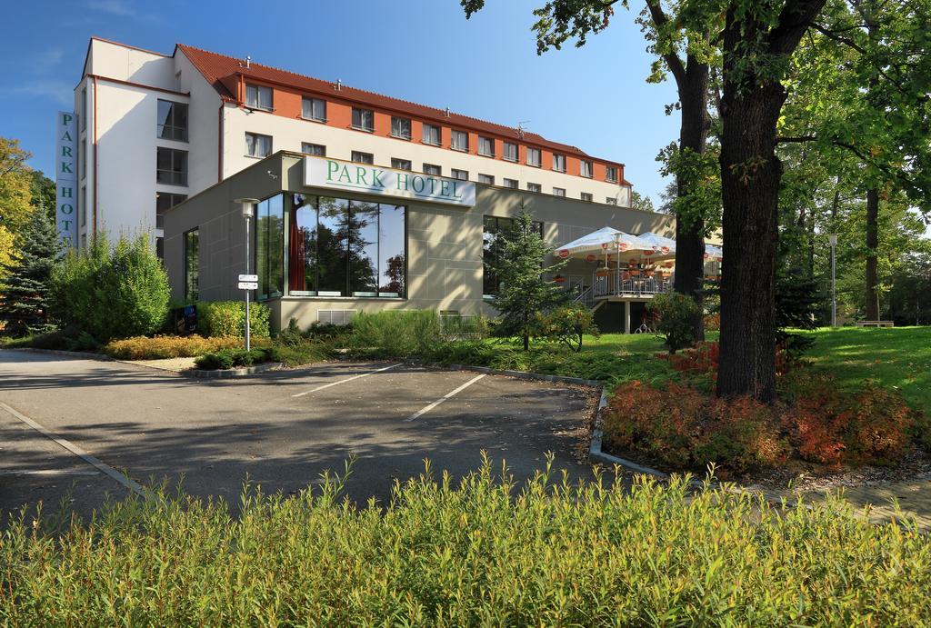 Lh Parkhotel Hluboka Nad Vltavou Congress & Wellness Екстериор снимка