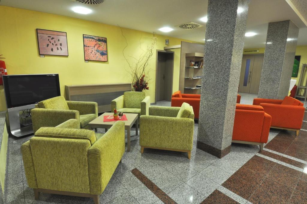 Lh Parkhotel Hluboka Nad Vltavou Congress & Wellness Екстериор снимка