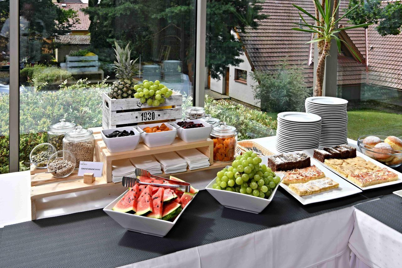 Lh Parkhotel Hluboka Nad Vltavou Congress & Wellness Екстериор снимка