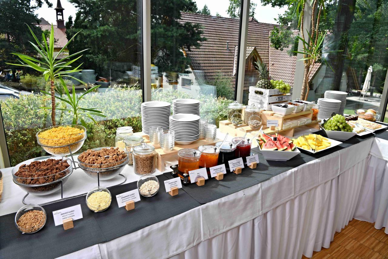 Lh Parkhotel Hluboka Nad Vltavou Congress & Wellness Екстериор снимка