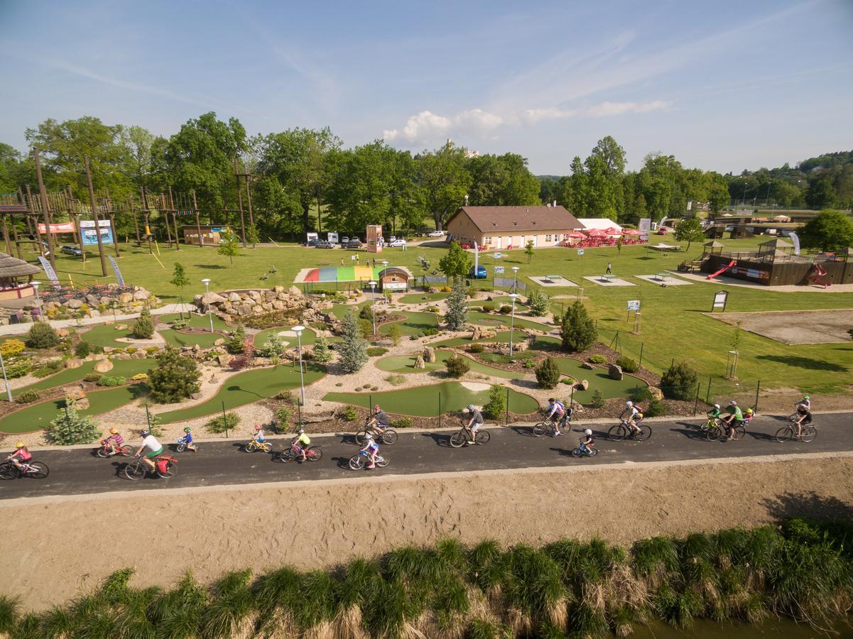 Lh Parkhotel Hluboka Nad Vltavou Congress & Wellness Екстериор снимка